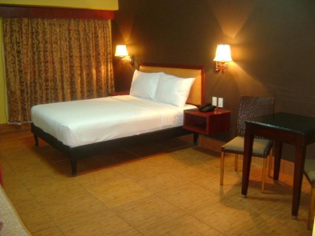 Pamulinawen Hotel Laoag Zimmer foto