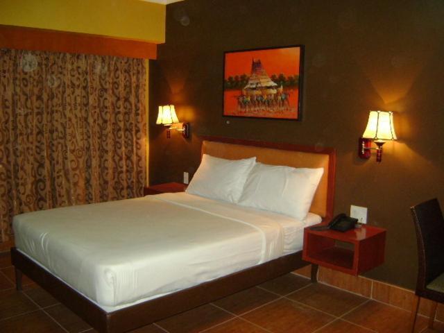 Pamulinawen Hotel Laoag Zimmer foto