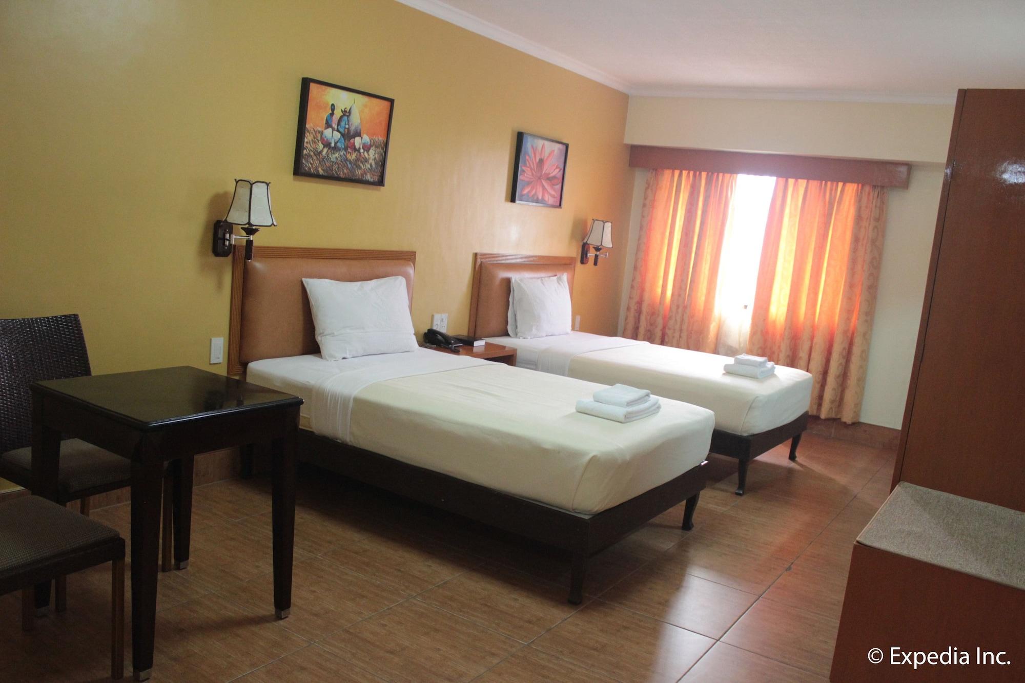 Pamulinawen Hotel Laoag Exterior foto