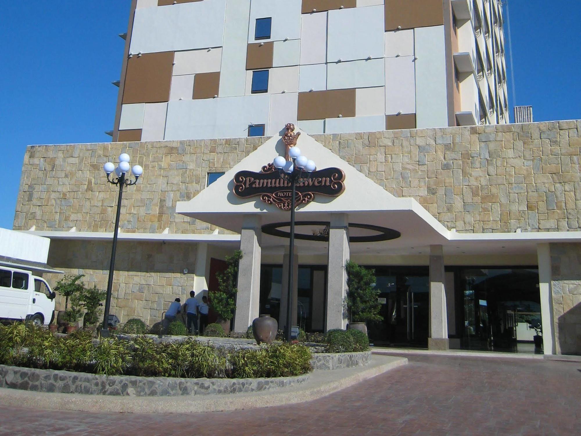 Pamulinawen Hotel Laoag Exterior foto